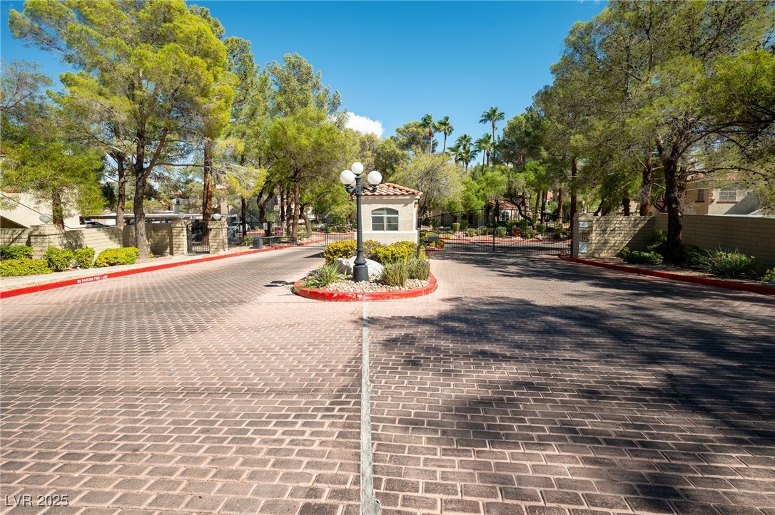 8400 White Eagle, Las Vegas, NV 89145