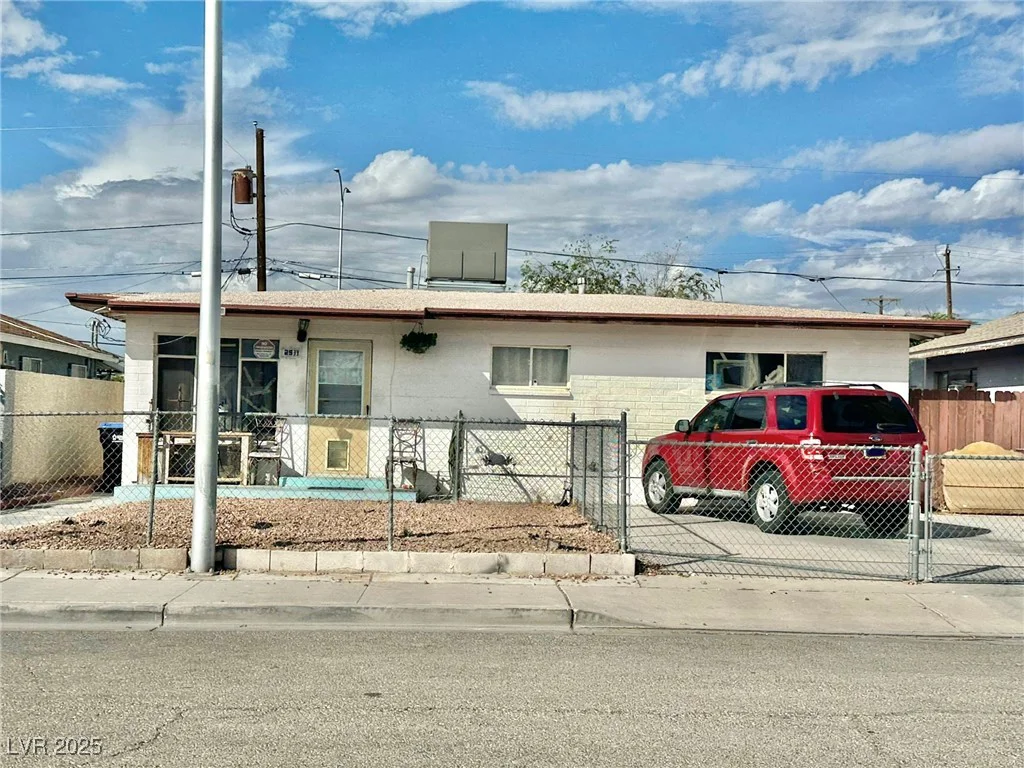 2533 Saint George, North Las Vegas, NV 89030