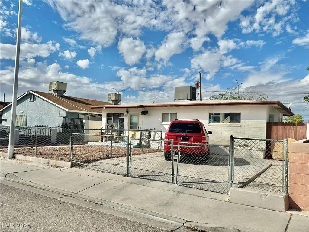 2533 Saint George, North Las Vegas, NV 89030