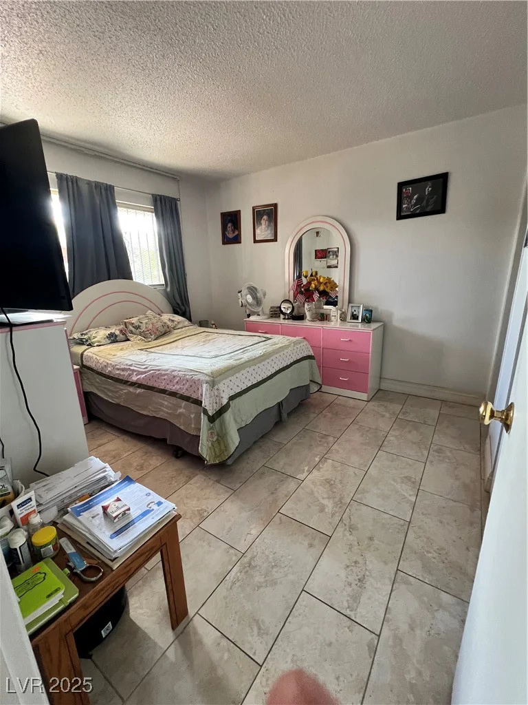 3720 Royal Crest, Las Vegas, NV 89119