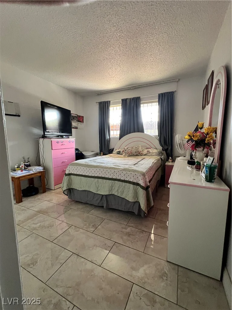 3720 Royal Crest, Las Vegas, NV 89119