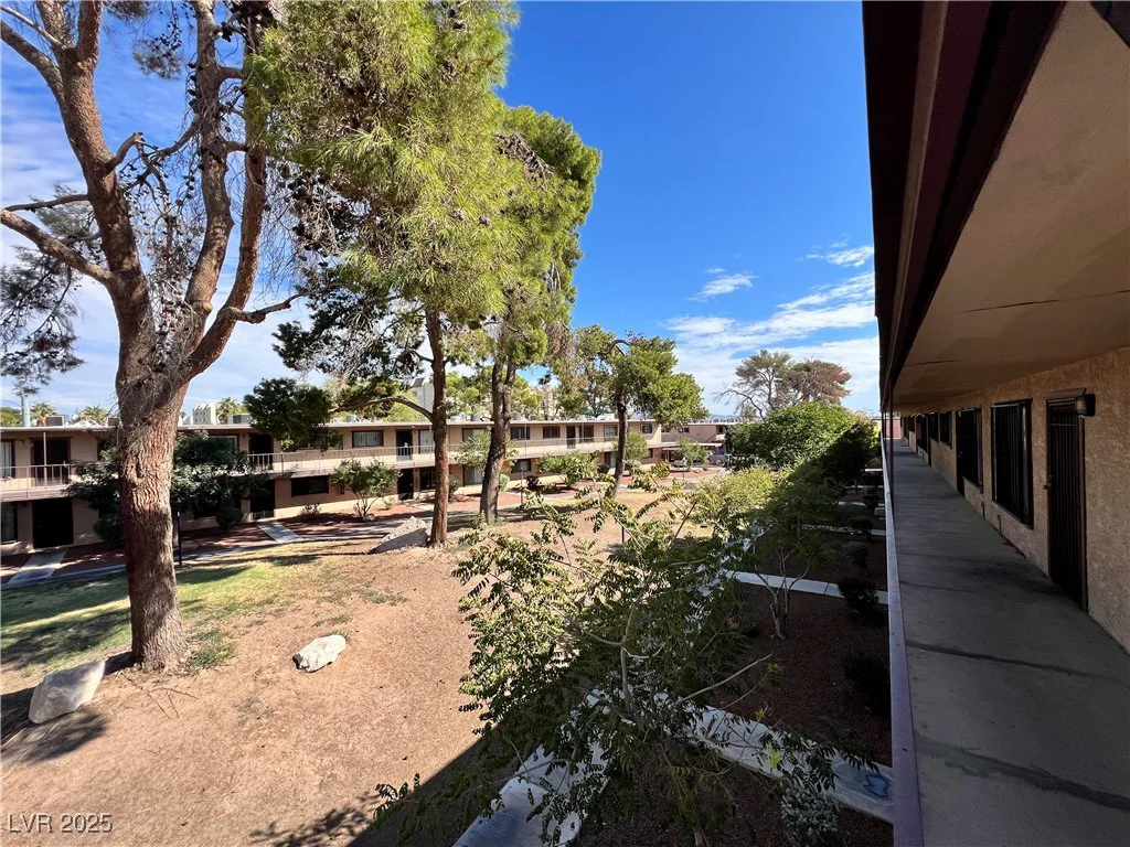 3720 Royal Crest, Las Vegas, NV 89119