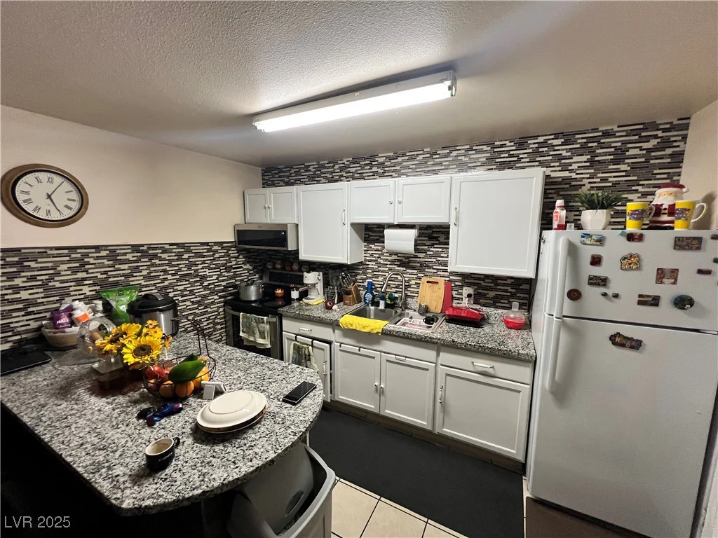 3720 Royal Crest, Las Vegas, NV 89119