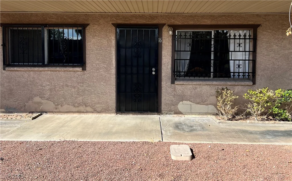 3720 Royal Crest, Las Vegas, NV 89119