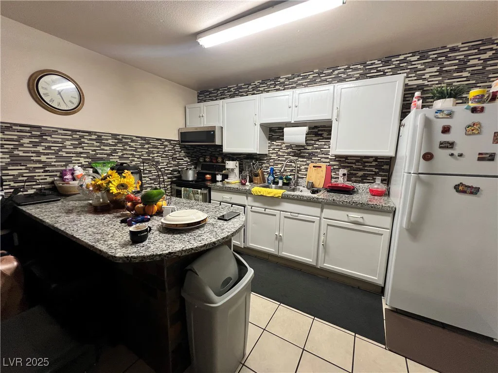 3720 Royal Crest, Las Vegas, NV 89119
