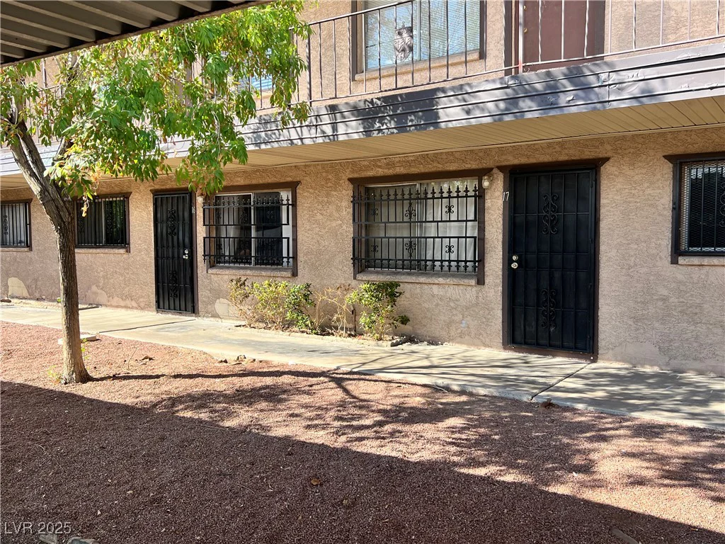 3720 Royal Crest, Las Vegas, NV 89119
