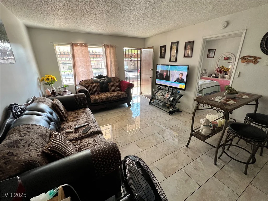 3720 Royal Crest, Las Vegas, NV 89119