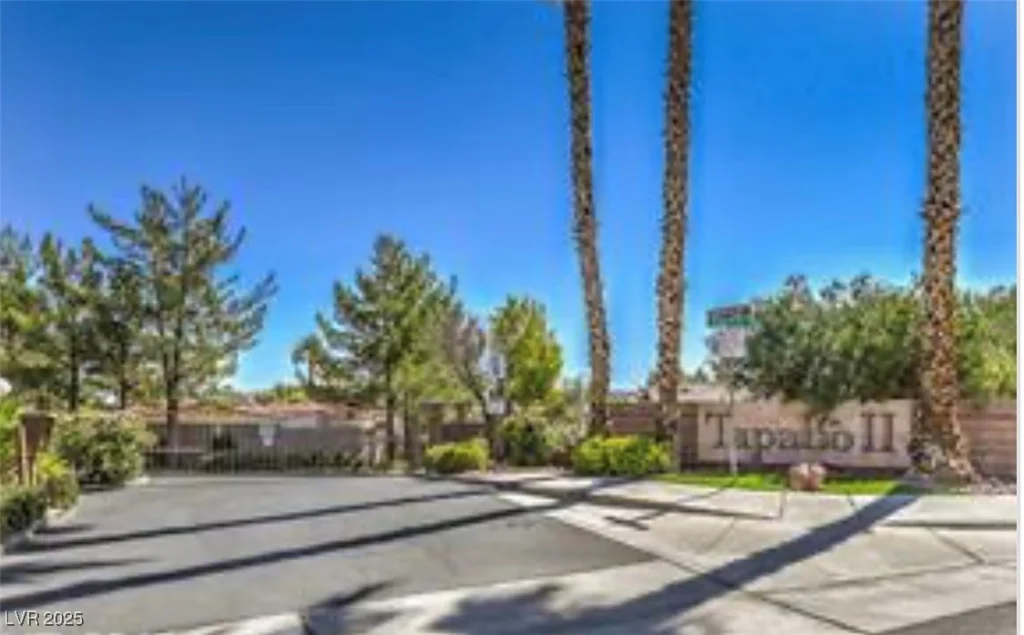 390 Rosado Springs, Henderson, NV 89014