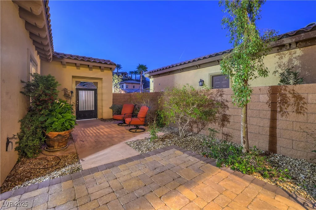 79 Rezzonico, Henderson, NV 89011