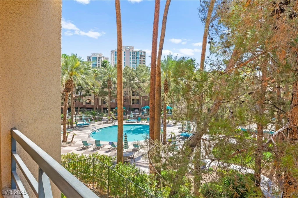 220 Flamingo, Las Vegas, NV 89169