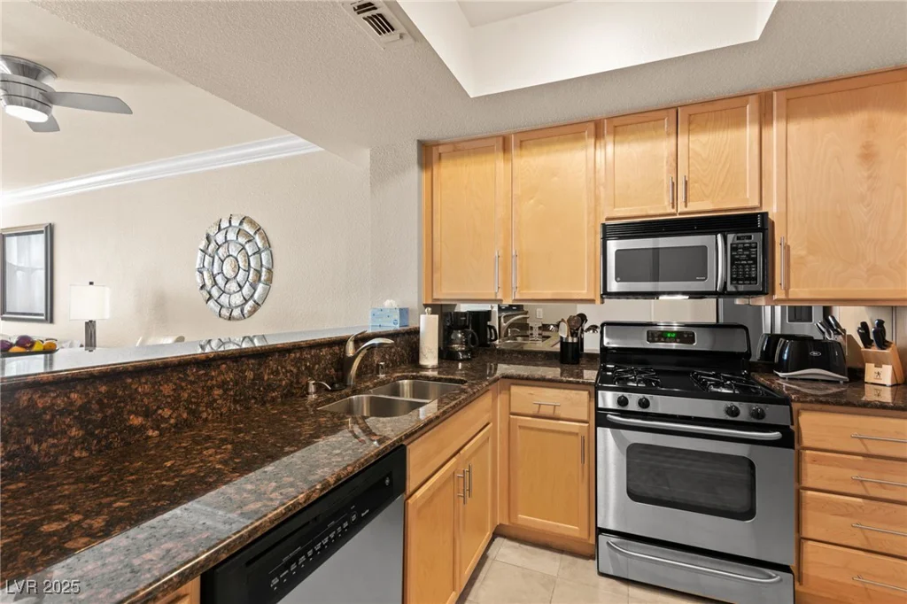 220 Flamingo, Las Vegas, NV 89169
