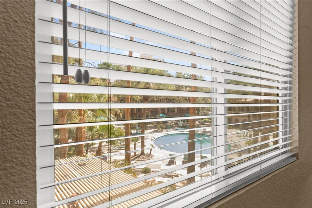 220 Flamingo, Las Vegas, NV 89169