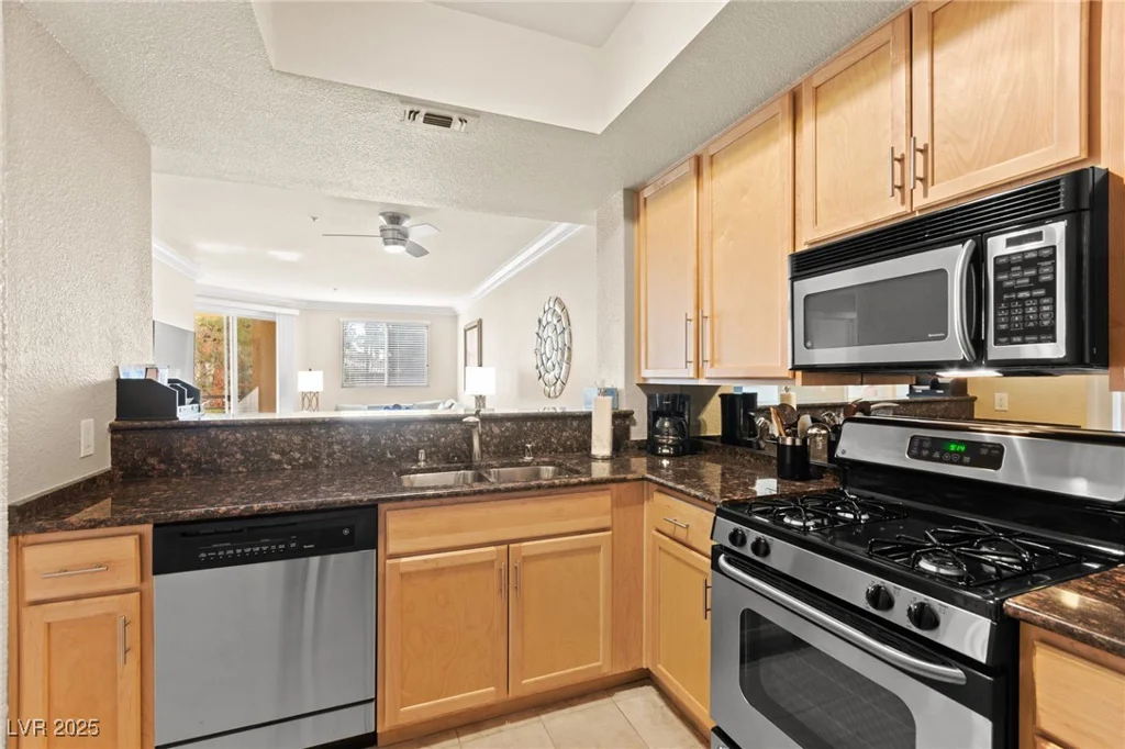 220 Flamingo, Las Vegas, NV 89169