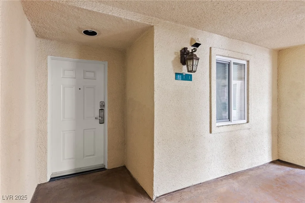 220 Flamingo, Las Vegas, NV 89169