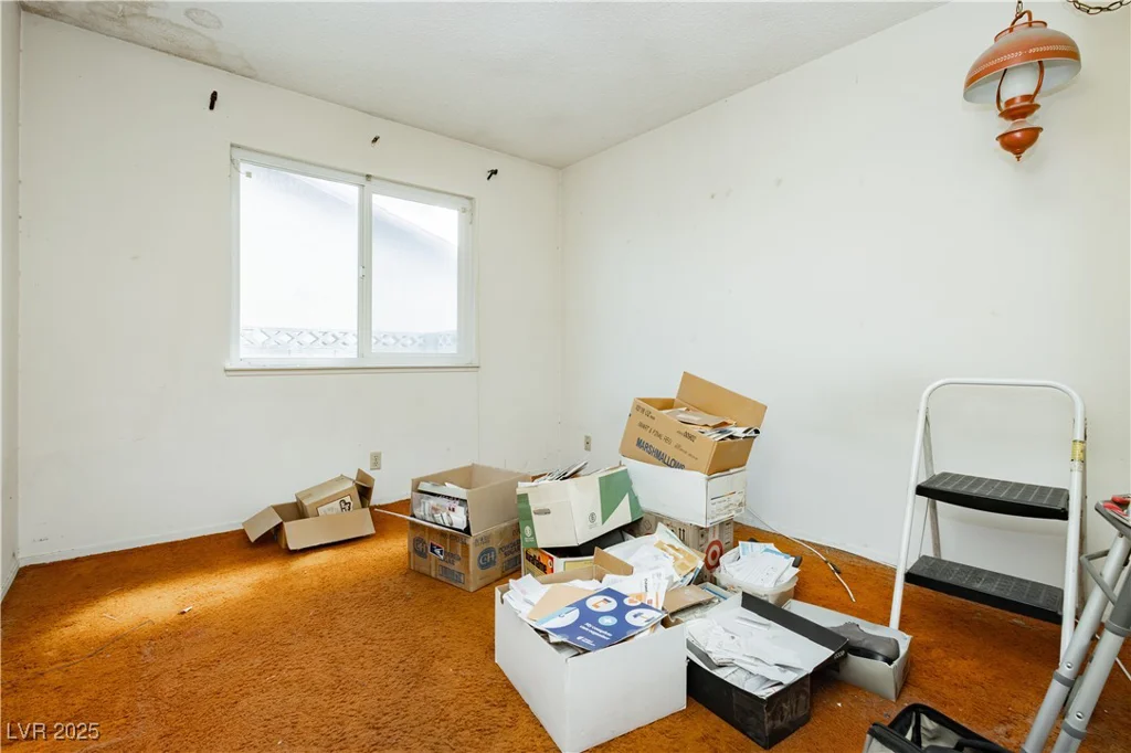 425 Blue River, Las Vegas, NV 89107