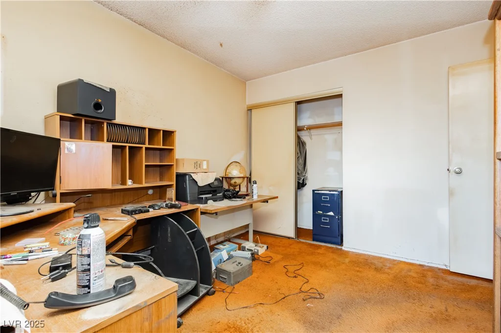 425 Blue River, Las Vegas, NV 89107