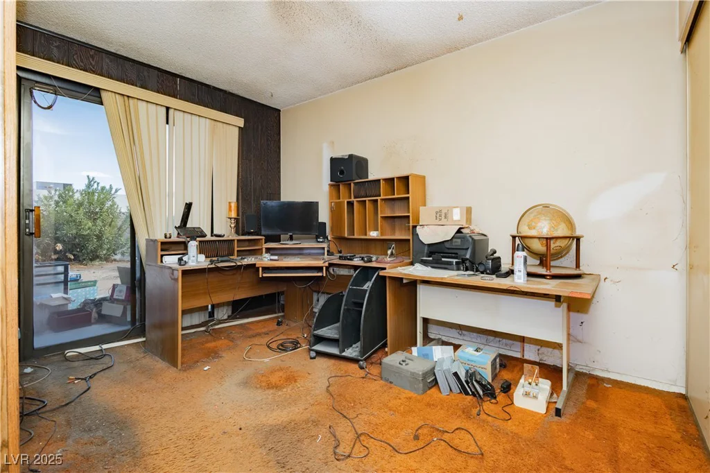 425 Blue River, Las Vegas, NV 89107