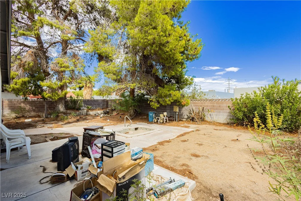 425 Blue River, Las Vegas, NV 89107