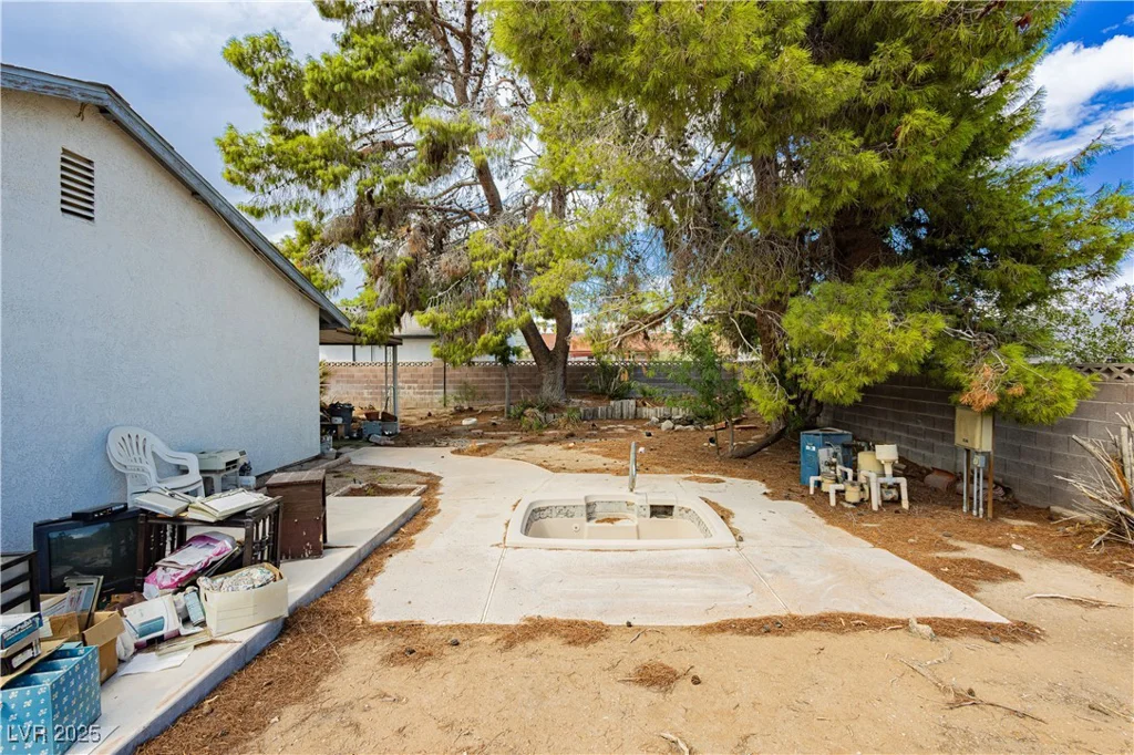 425 Blue River, Las Vegas, NV 89107