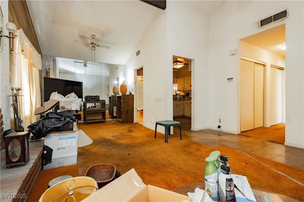 425 Blue River, Las Vegas, NV 89107
