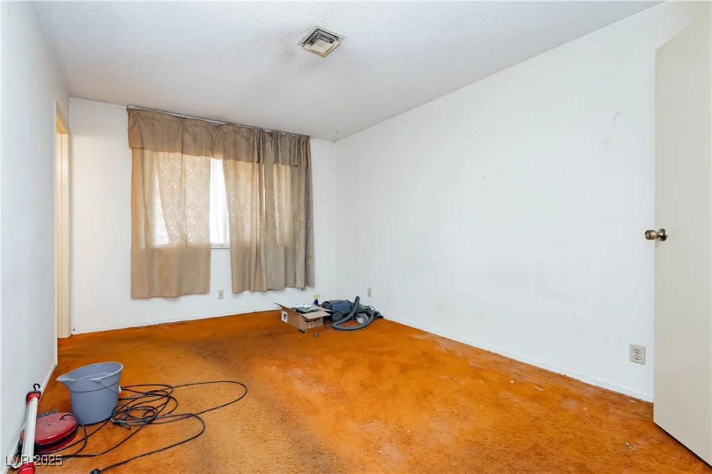 425 Blue River, Las Vegas, NV 89107