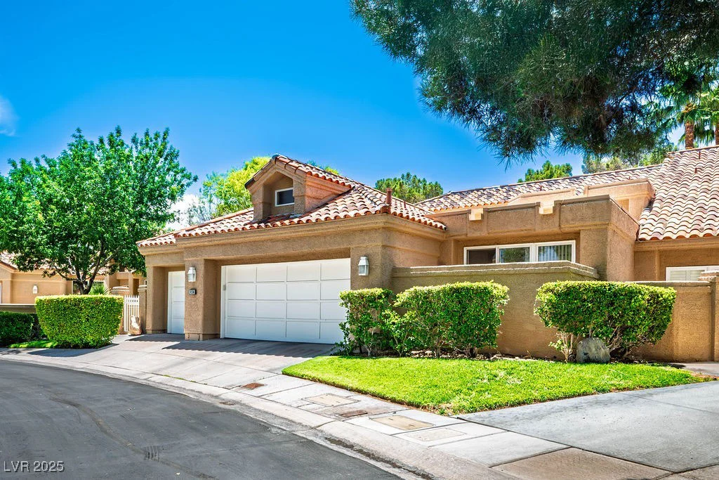 8236 Round Hills, Las Vegas, NV 89113
