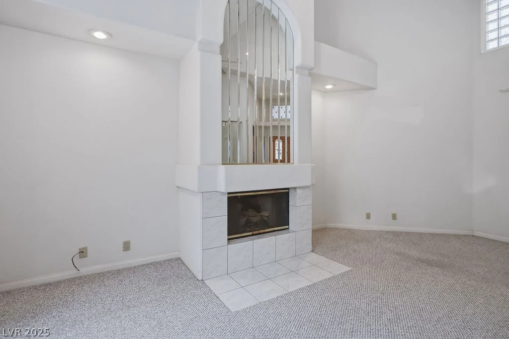 8236 Round Hills, Las Vegas, NV 89113