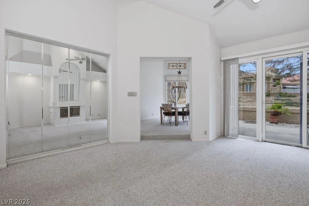 8236 Round Hills, Las Vegas, NV 89113