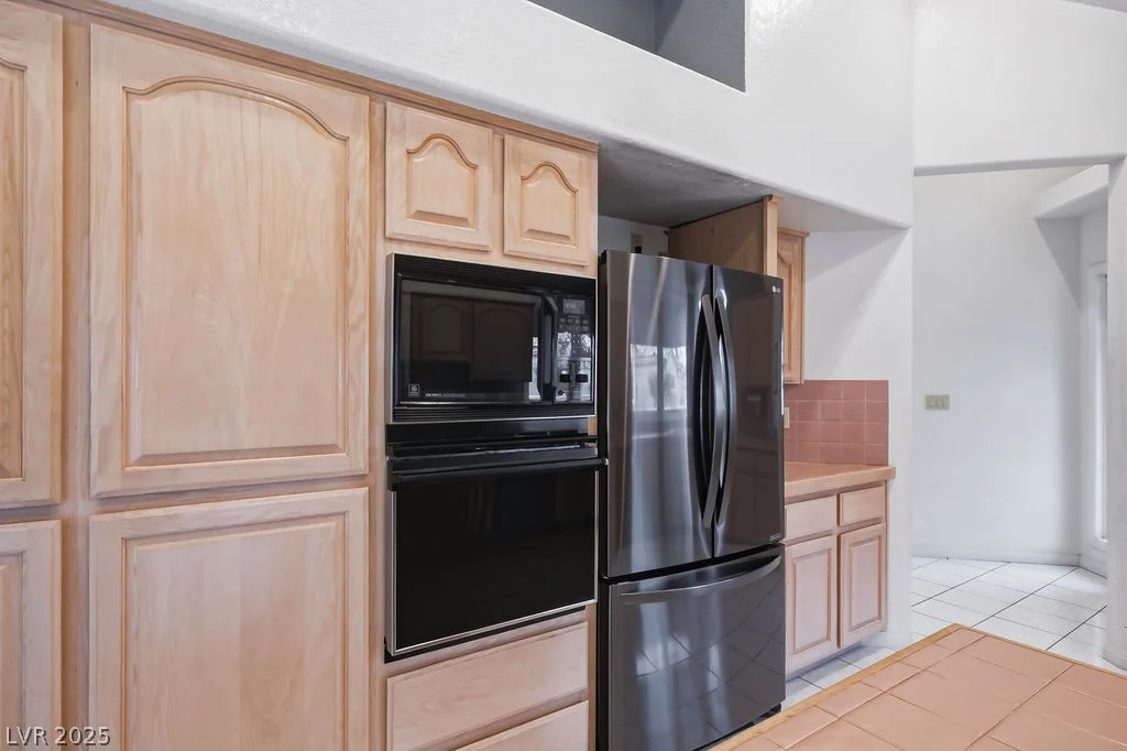 8236 Round Hills, Las Vegas, NV 89113
