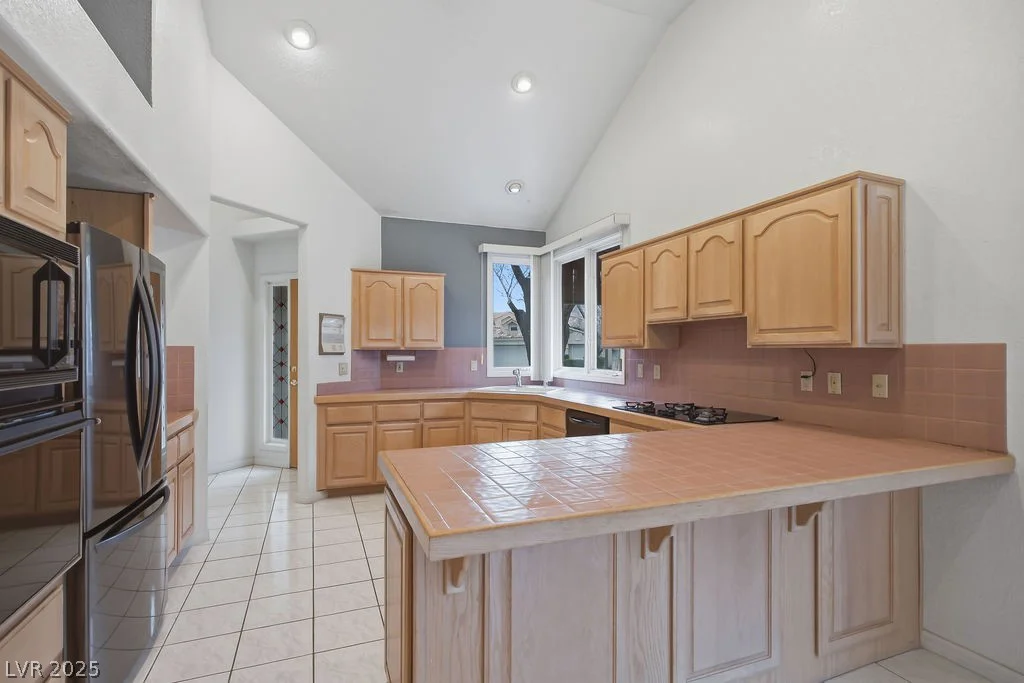 8236 Round Hills, Las Vegas, NV 89113