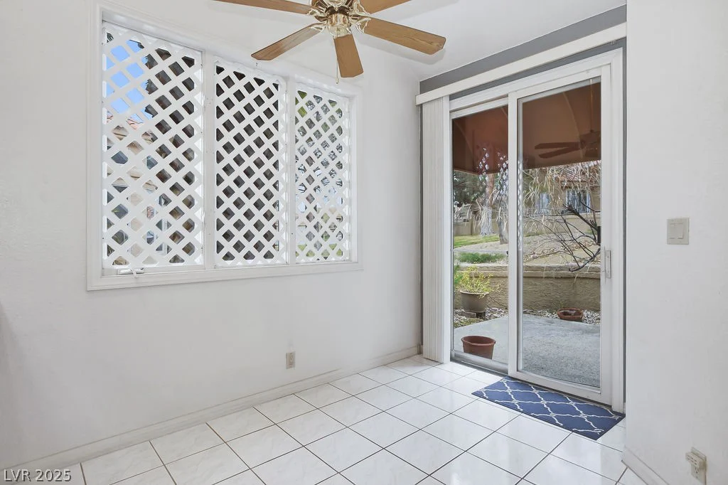 8236 Round Hills, Las Vegas, NV 89113
