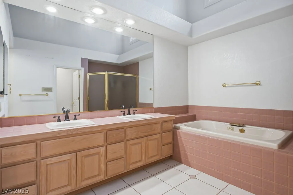 8236 Round Hills, Las Vegas, NV 89113