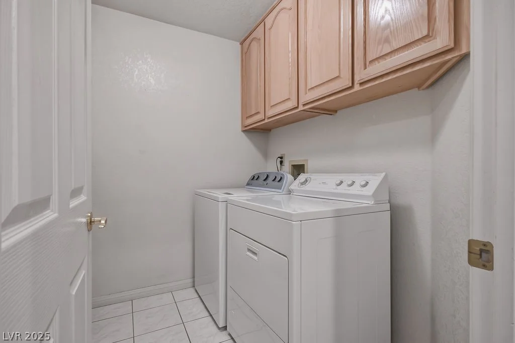 8236 Round Hills, Las Vegas, NV 89113
