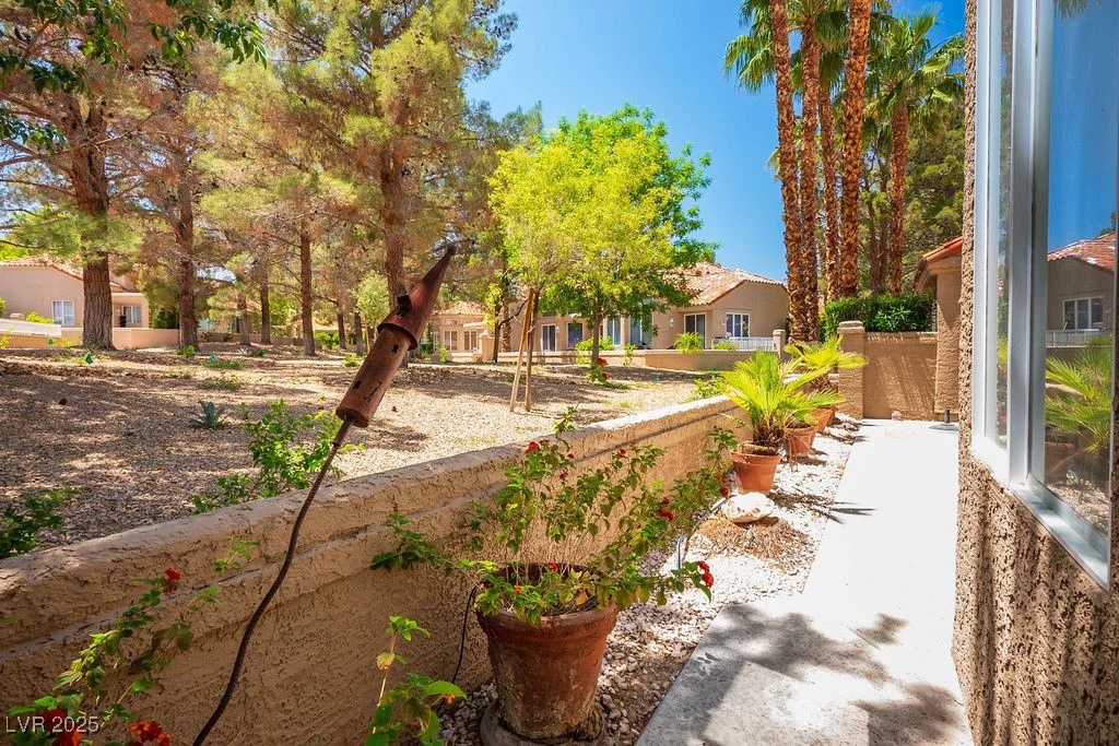 8236 Round Hills, Las Vegas, NV 89113