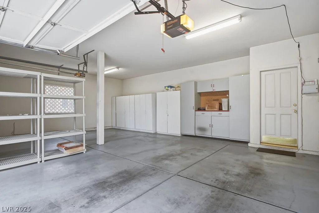 8236 Round Hills, Las Vegas, NV 89113