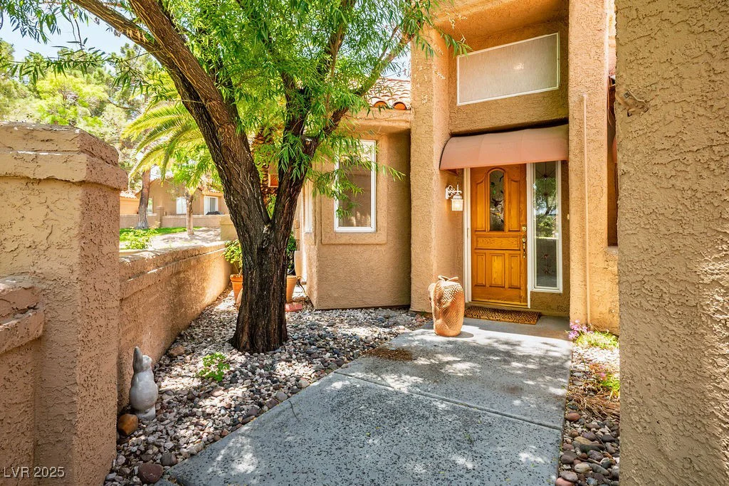 8236 Round Hills, Las Vegas, NV 89113