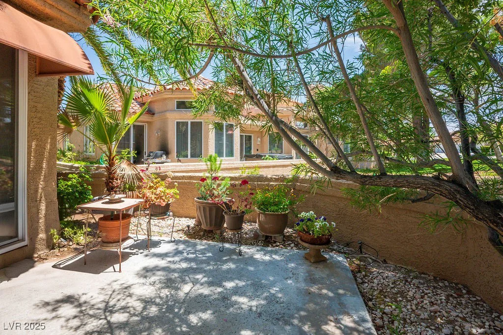 8236 Round Hills, Las Vegas, NV 89113