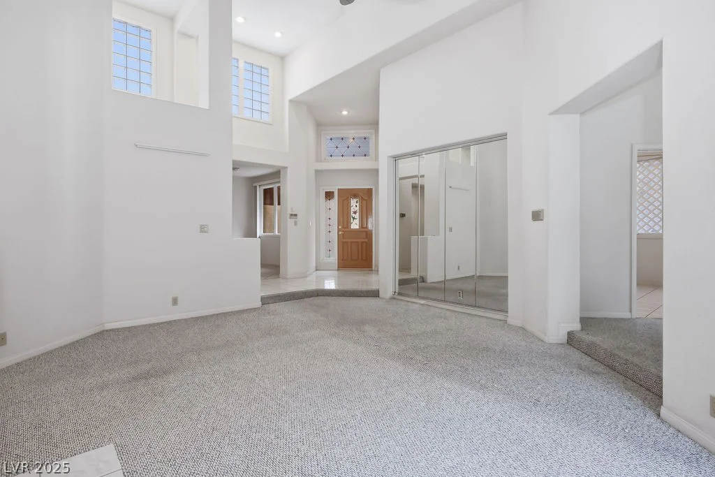 8236 Round Hills, Las Vegas, NV 89113