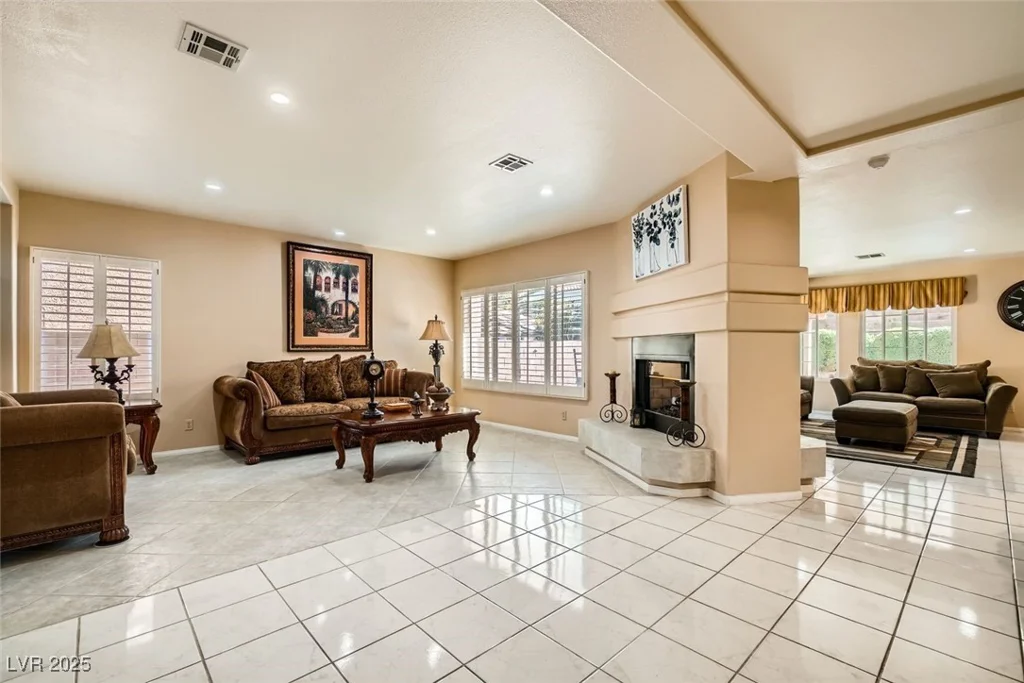 8225 Bermuda Beach, Las Vegas, NV 89128