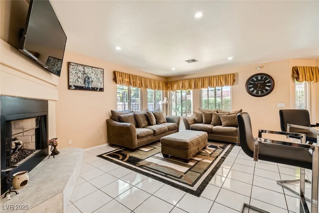 8225 Bermuda Beach, Las Vegas, NV 89128