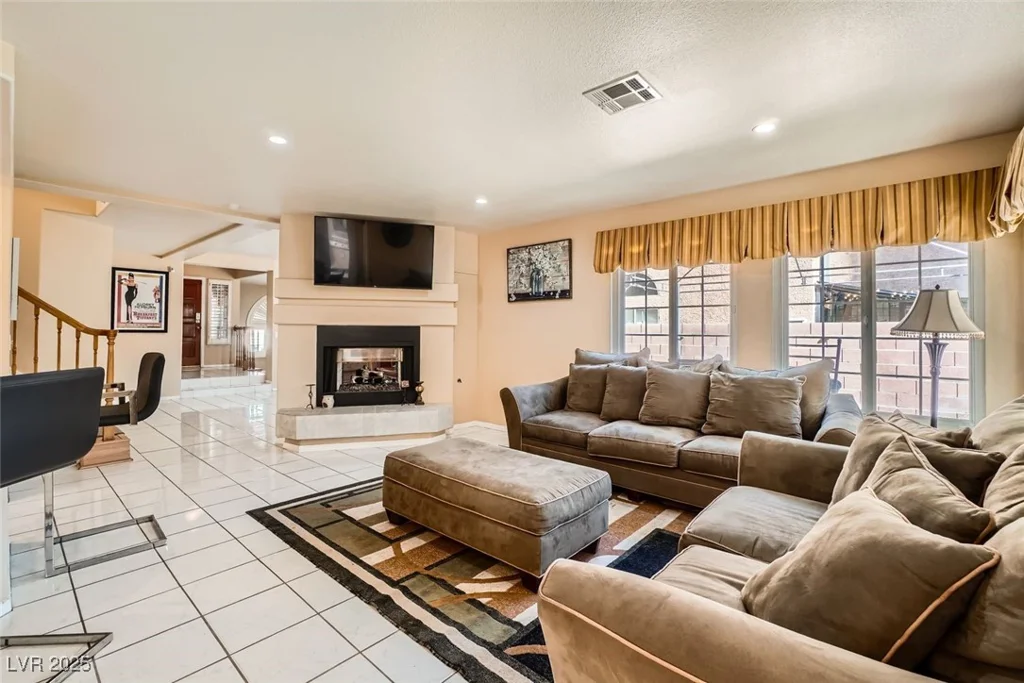 8225 Bermuda Beach, Las Vegas, NV 89128