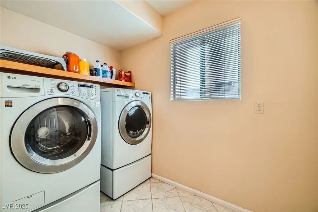 8225 Bermuda Beach, Las Vegas, NV 89128