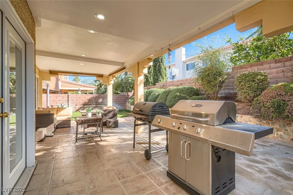 8225 Bermuda Beach, Las Vegas, NV 89128