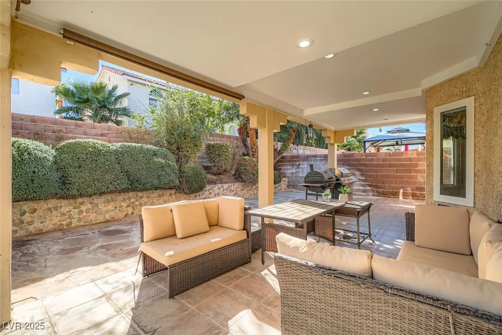 8225 Bermuda Beach, Las Vegas, NV 89128