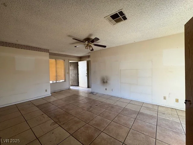 30 Traci, Las Vegas, NV 89110