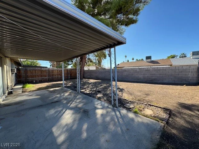 30 Traci, Las Vegas, NV 89110
