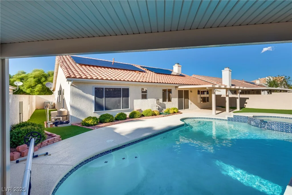 1705 Night Shadow, North Las Vegas, NV 89031