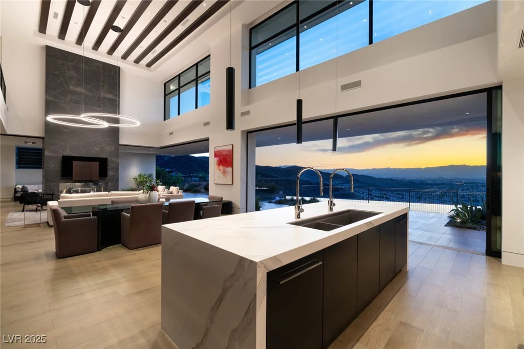 9 Boulderback, Henderson, NV 89012