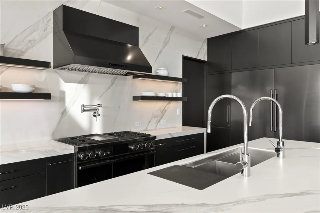 9 Boulderback, Henderson, NV 89012