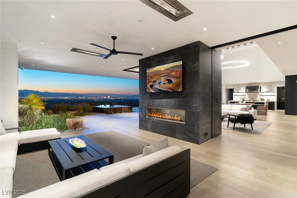 9 Boulderback, Henderson, NV 89012